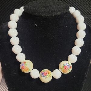 Women's Vintage West Germany White Lucite Floral Roses Beaded Necklace Victorian